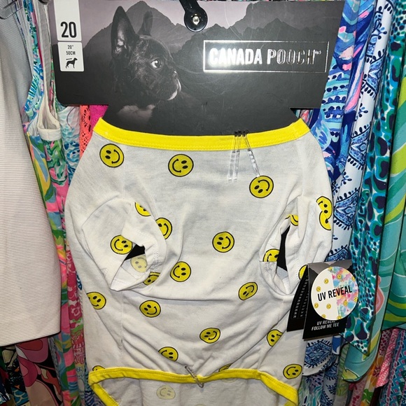 Canada Pooch “Smiley🙂Face” Dog Shirt - White & Yellow
🚩Size 20 {30-40 lbs
🚩NWT - Picture 4 of 16